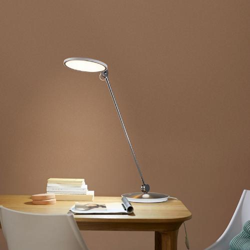 Lámpara de escritorio LED con forma de piano que protege los ojos y permite aprender a usarla: atenuación táctil, 7 W, diseño elegante