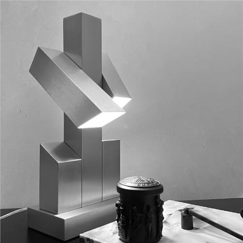 Rhobot Lamp – Modern Functional Lighting Inspired by Bauhaus Design