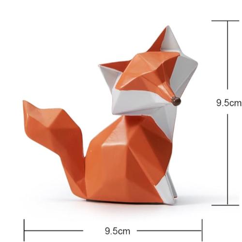 "Fox Statue in Resin: Elegant Animal Decor for Your Home"