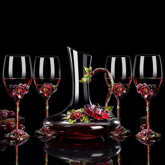 "Elegant Glass Decanter Set with Decorated Wine Glasses | Perfect for Special Occasions"