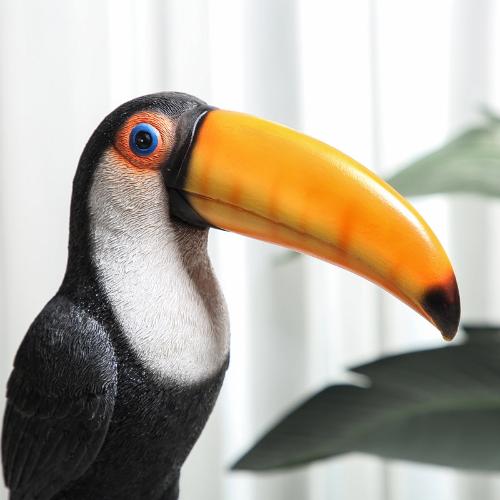 Creative Toucan Resin Statue – Tropical Design for Indoor and Garden Decor